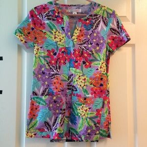 NWOT Hawaiian Inspired Koi Scrub Top